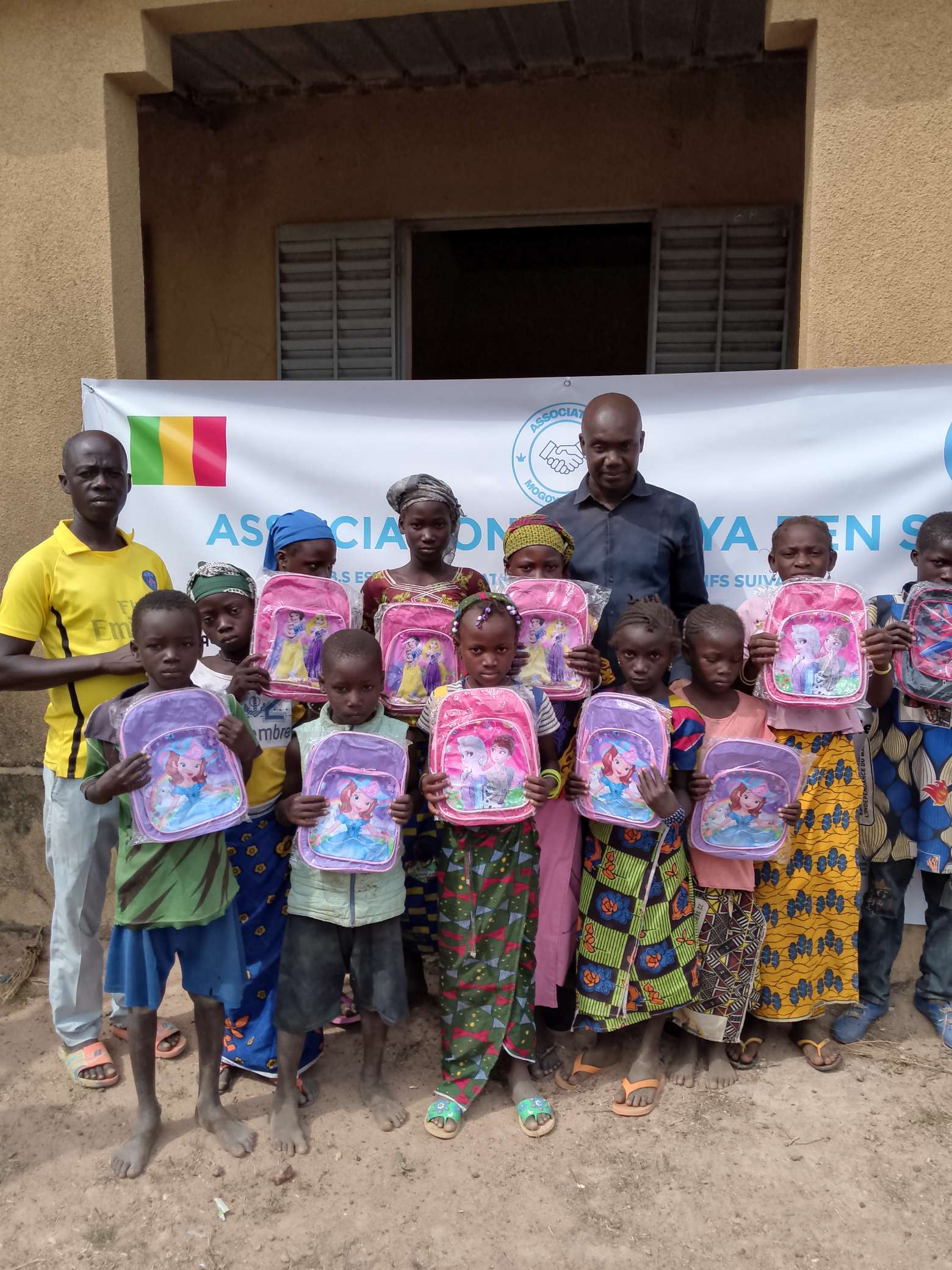 Appel à la Solidarité : Collecte de Kits Scolaires pour les Enfants des Zones Rurales Dans la région de Bougouni commune rurale de Defina au MALI