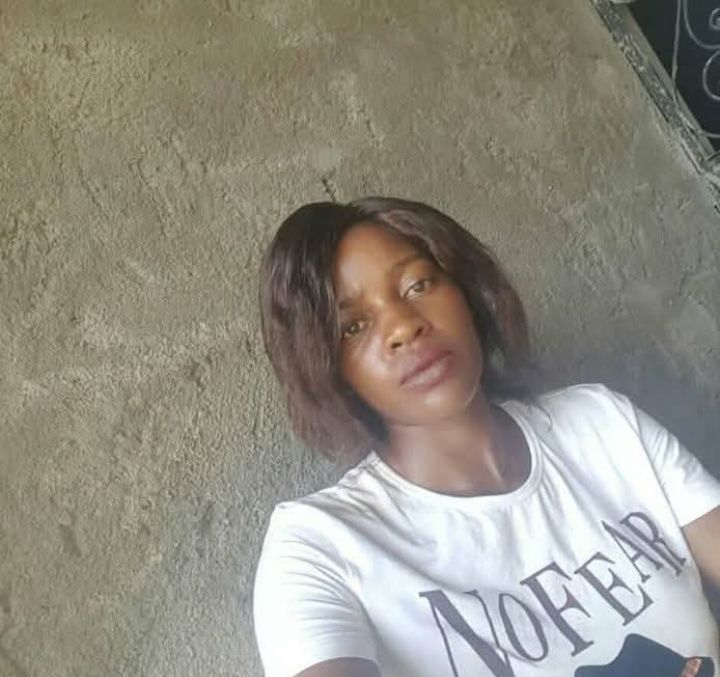 Demande d'aide pour une mère et veuve de 07 enfants mineurs qui contrastée d'énormes dette pour soigner ma défunte mère en vain