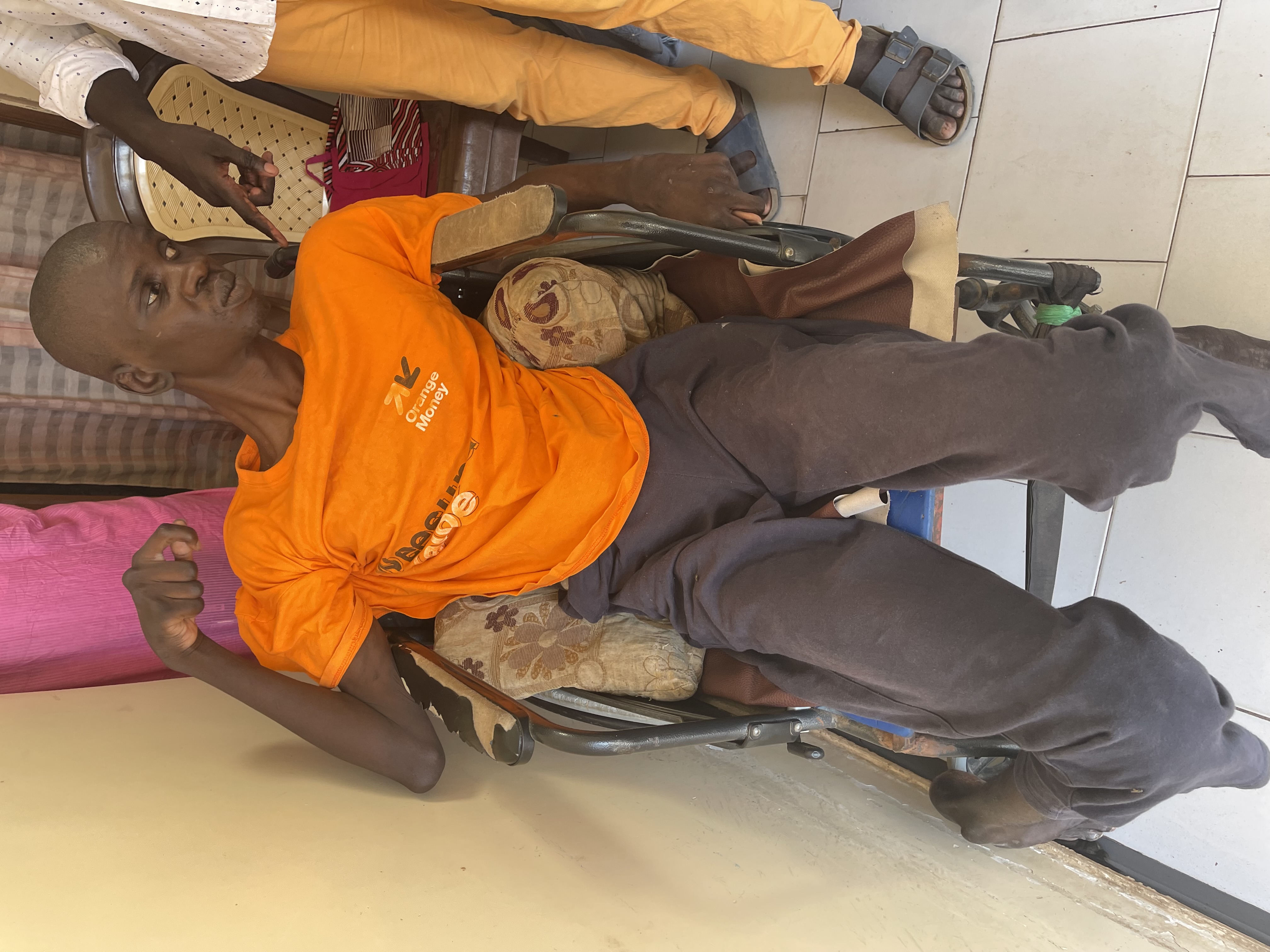 Aidez Papa Coly à se soigner