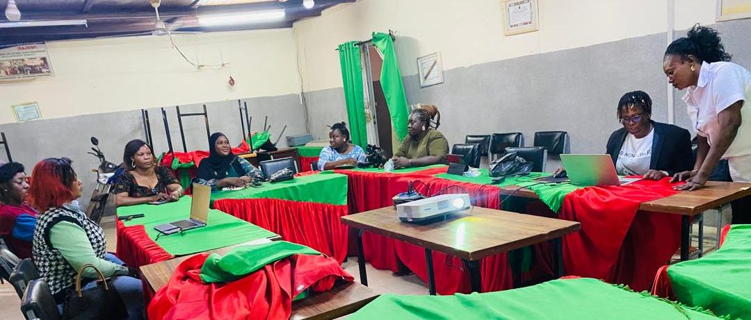 Aide aux jeunes filles scolarisées en situation de précarité