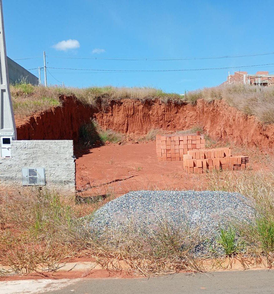 How You Can Help: Villa Nova Car Wash & Tire Shop in Tatuí, SP. Essential Service & Job Creation.