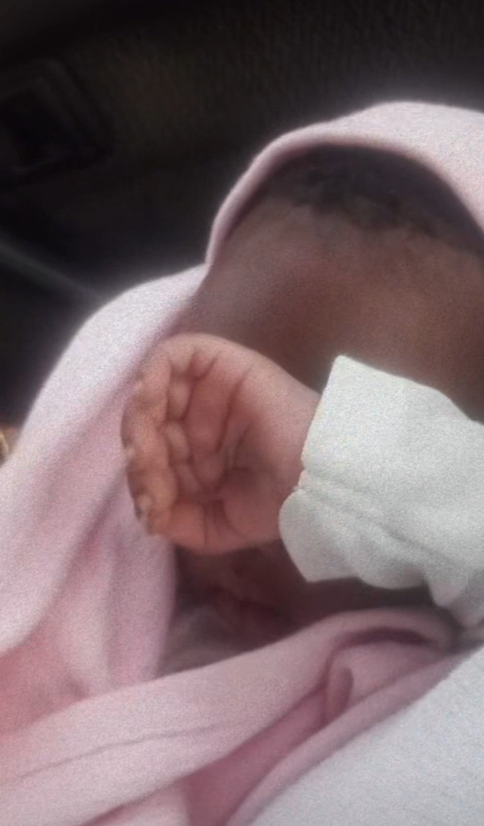 Urgence Maman Solo & Bébé : Sans abri, sans soins et en détresse à Dakar