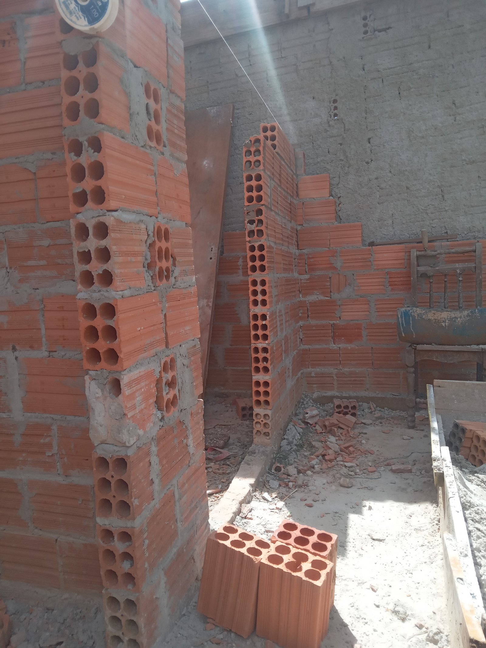 Terminar de construir minha pequena casa